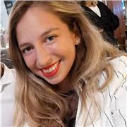 Soy de habla española nativa, mis clases estarian dirigidas a personas adultas, sin conocimientos previos, que quieran aprender a respirar, a conectar con su cuerpo a través del yoga y los estiramientos. Tengo conocimientos de reiki y astrología, entonces